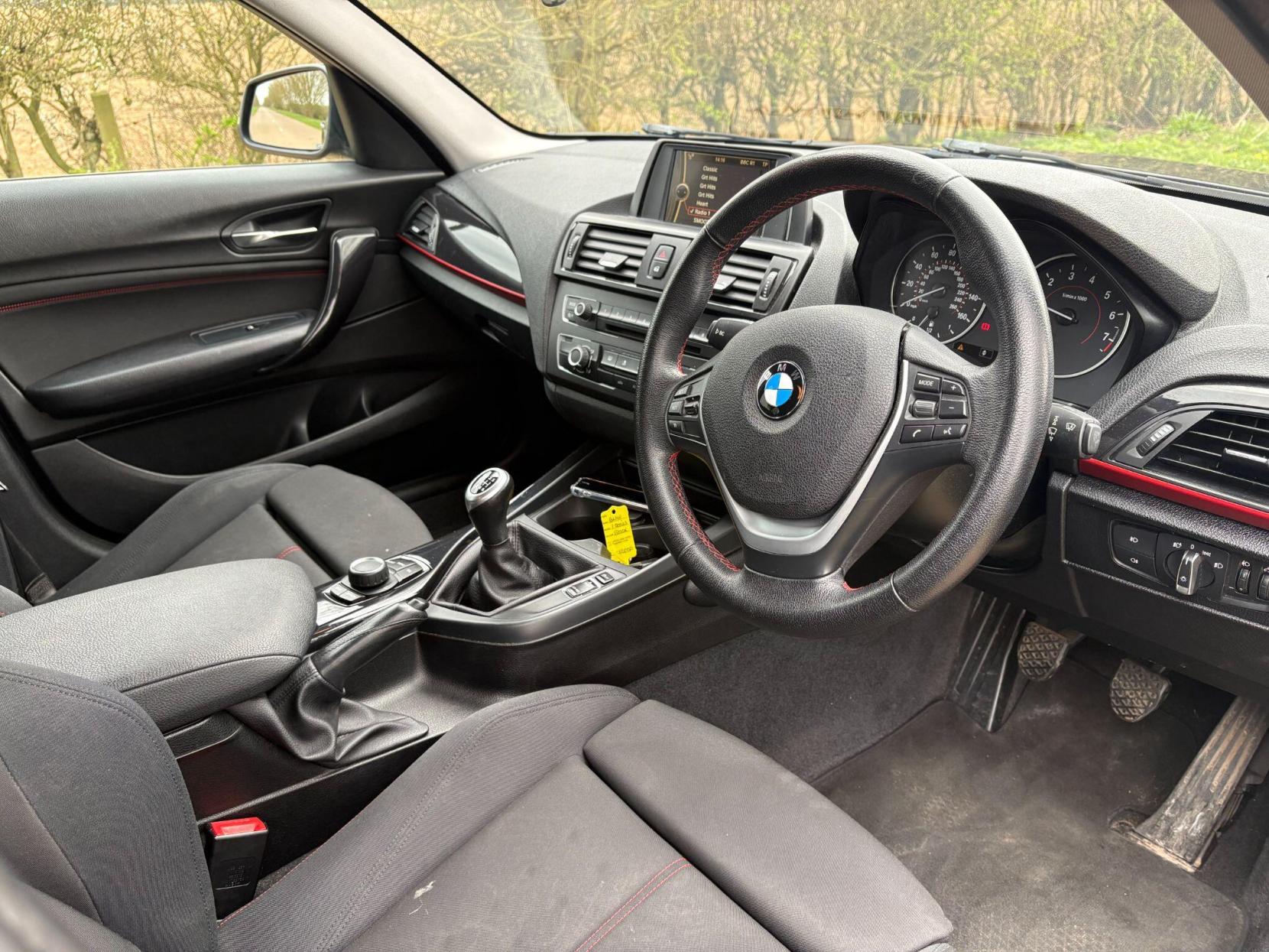 BMW 1 Series 1.6 116i Sport Euro 5 (s/s) 5dr