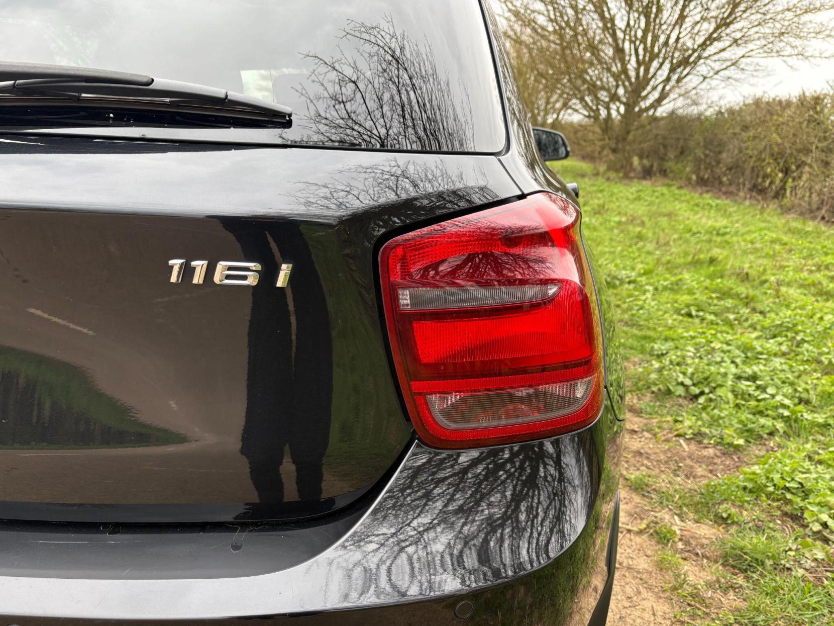 BMW 1 Series 1.6 116i Sport Euro 5 (s/s) 5dr