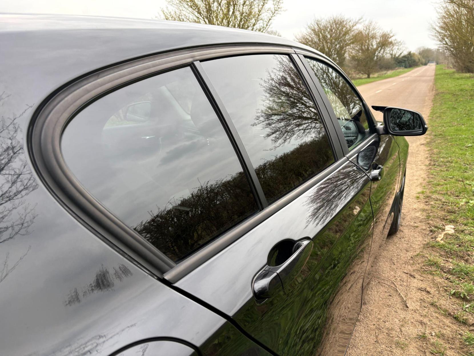 BMW 1 Series 1.6 116i Sport Euro 5 (s/s) 5dr