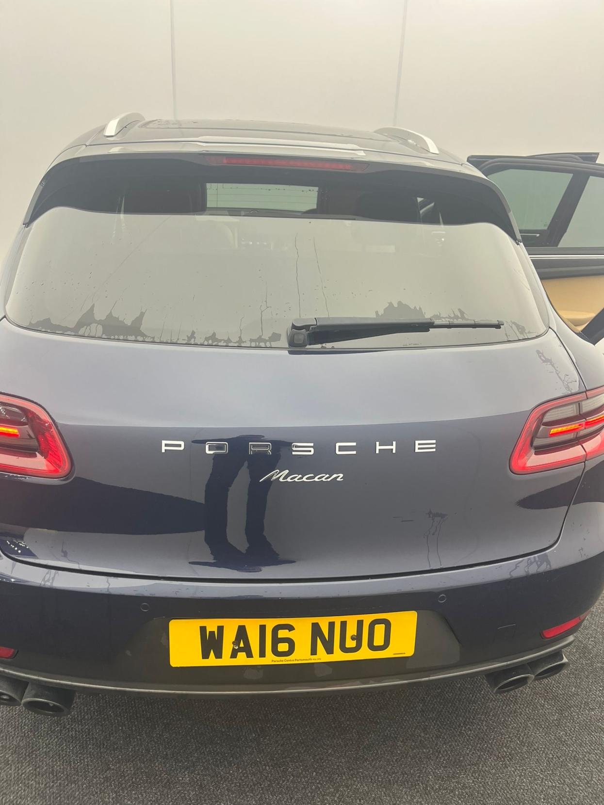 Porsche Macan 2.0T SUV 5dr Petrol PDK 4WD Euro 6 (s/s) (252 ps)