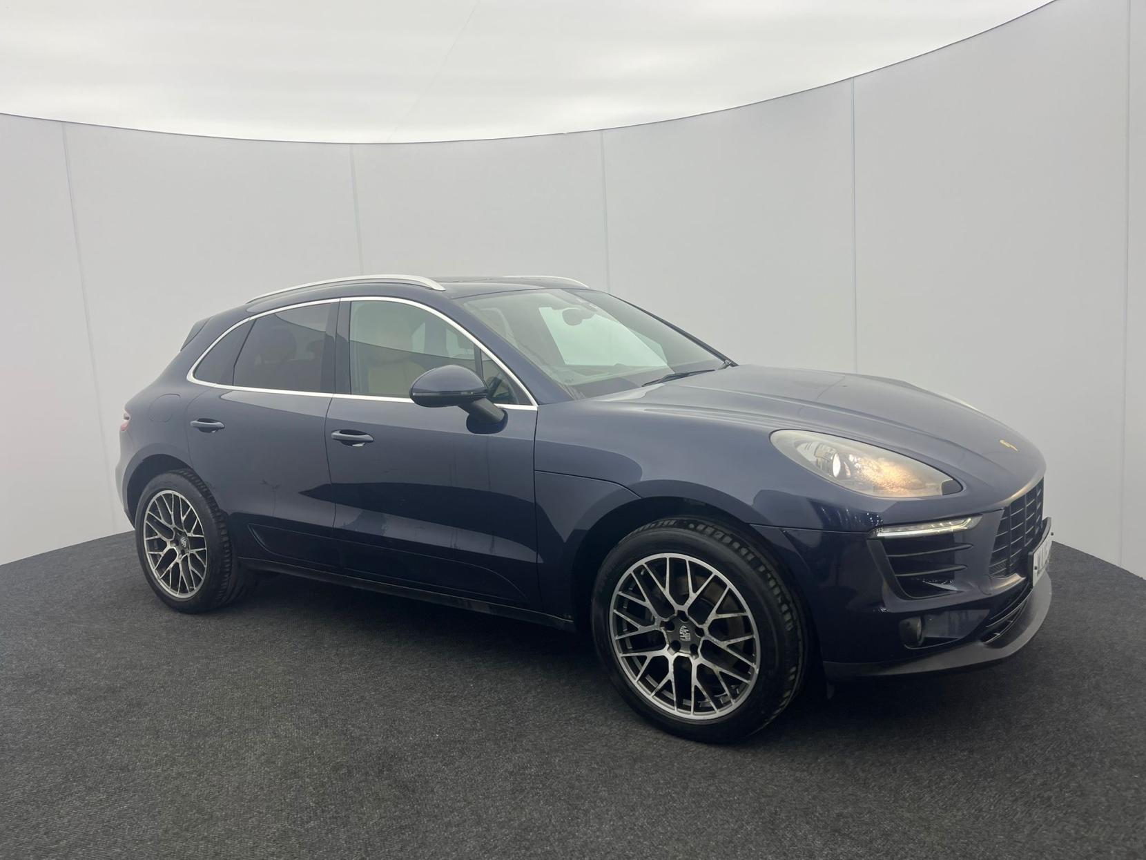 Porsche Macan 2.0T SUV 5dr Petrol PDK 4WD Euro 6 (s/s) (252 ps)
