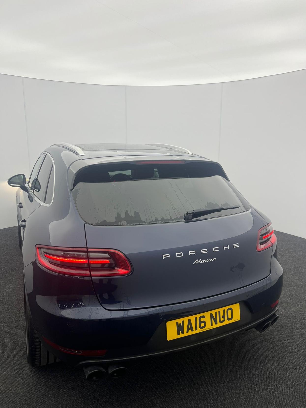 Porsche Macan 2.0T SUV 5dr Petrol PDK 4WD Euro 6 (s/s) (252 ps)