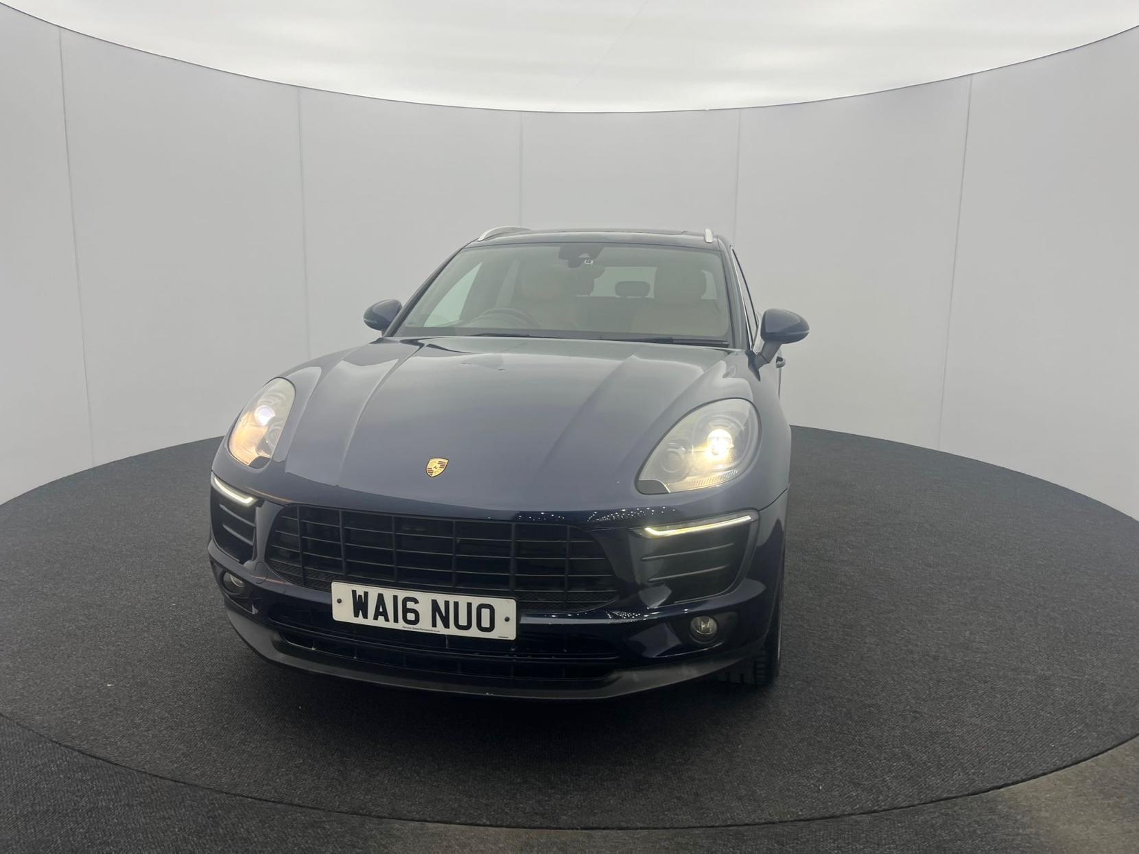 Porsche Macan 2.0T SUV 5dr Petrol PDK 4WD Euro 6 (s/s) (252 ps)