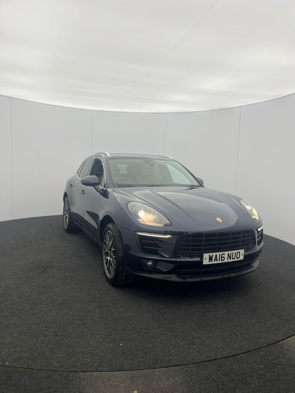 Porsche Macan 2.0T SUV 5dr Petrol PDK 4WD Euro 6 (s/s) (252 ps)