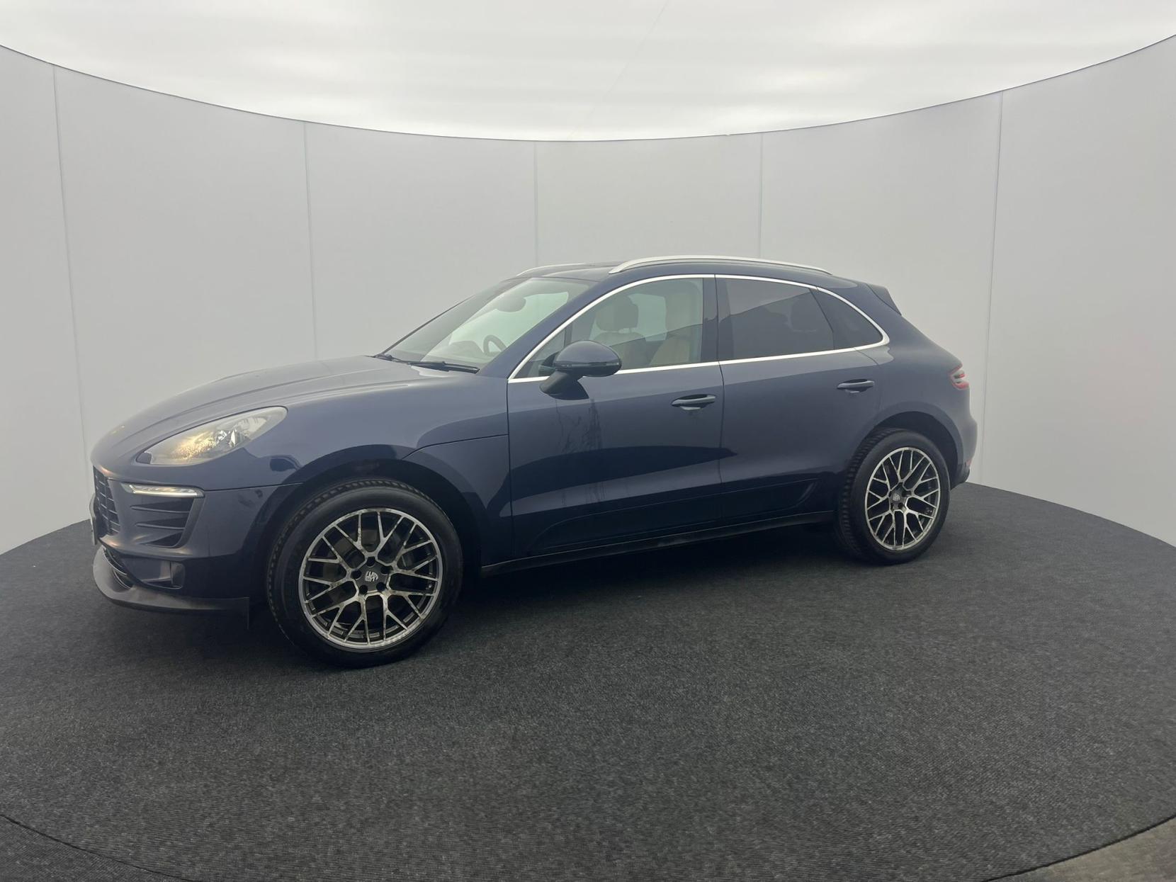 Porsche Macan 2.0T SUV 5dr Petrol PDK 4WD Euro 6 (s/s) (252 ps)