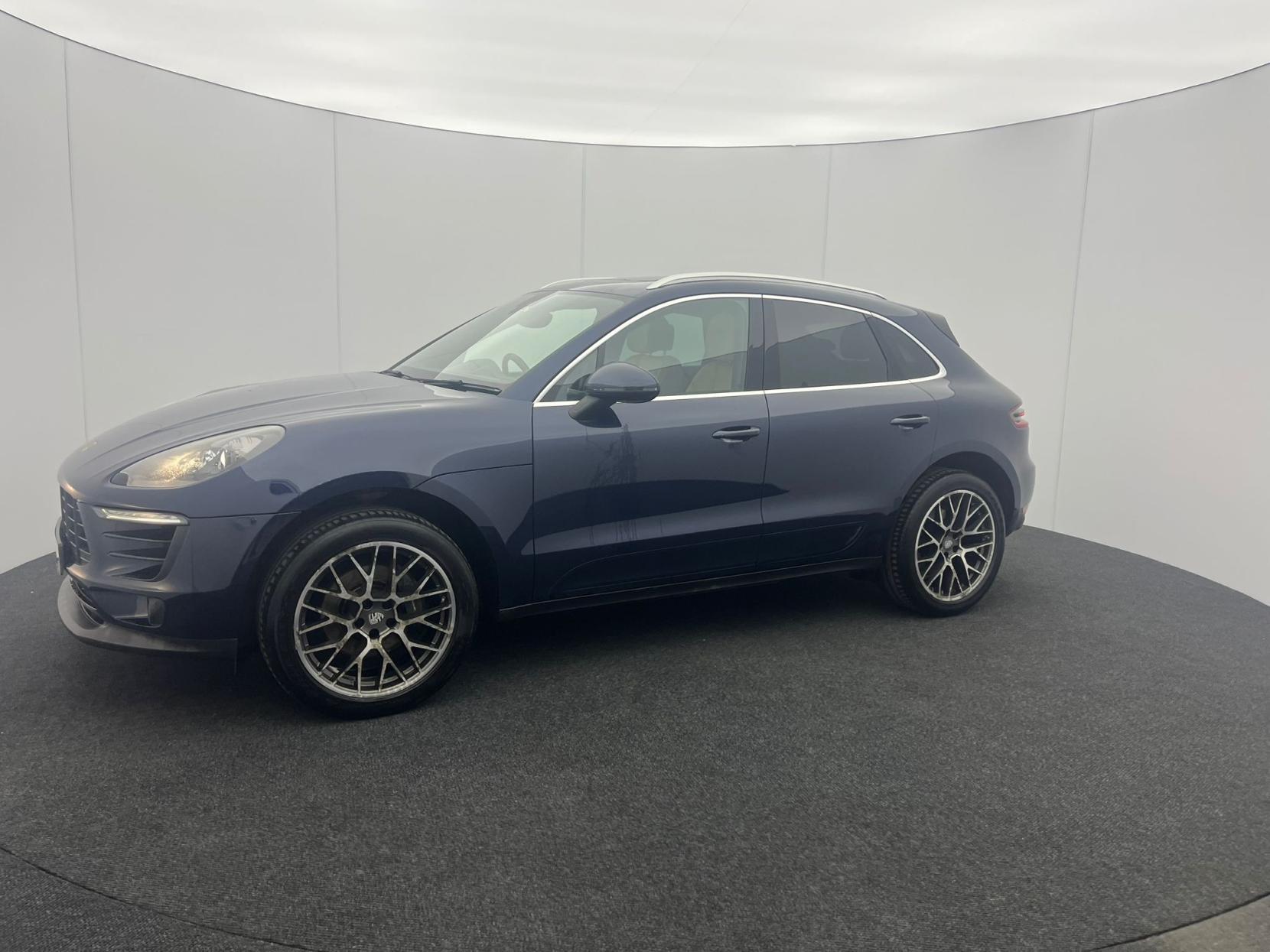 Porsche Macan 2.0T SUV 5dr Petrol PDK 4WD Euro 6 (s/s) (252 ps)