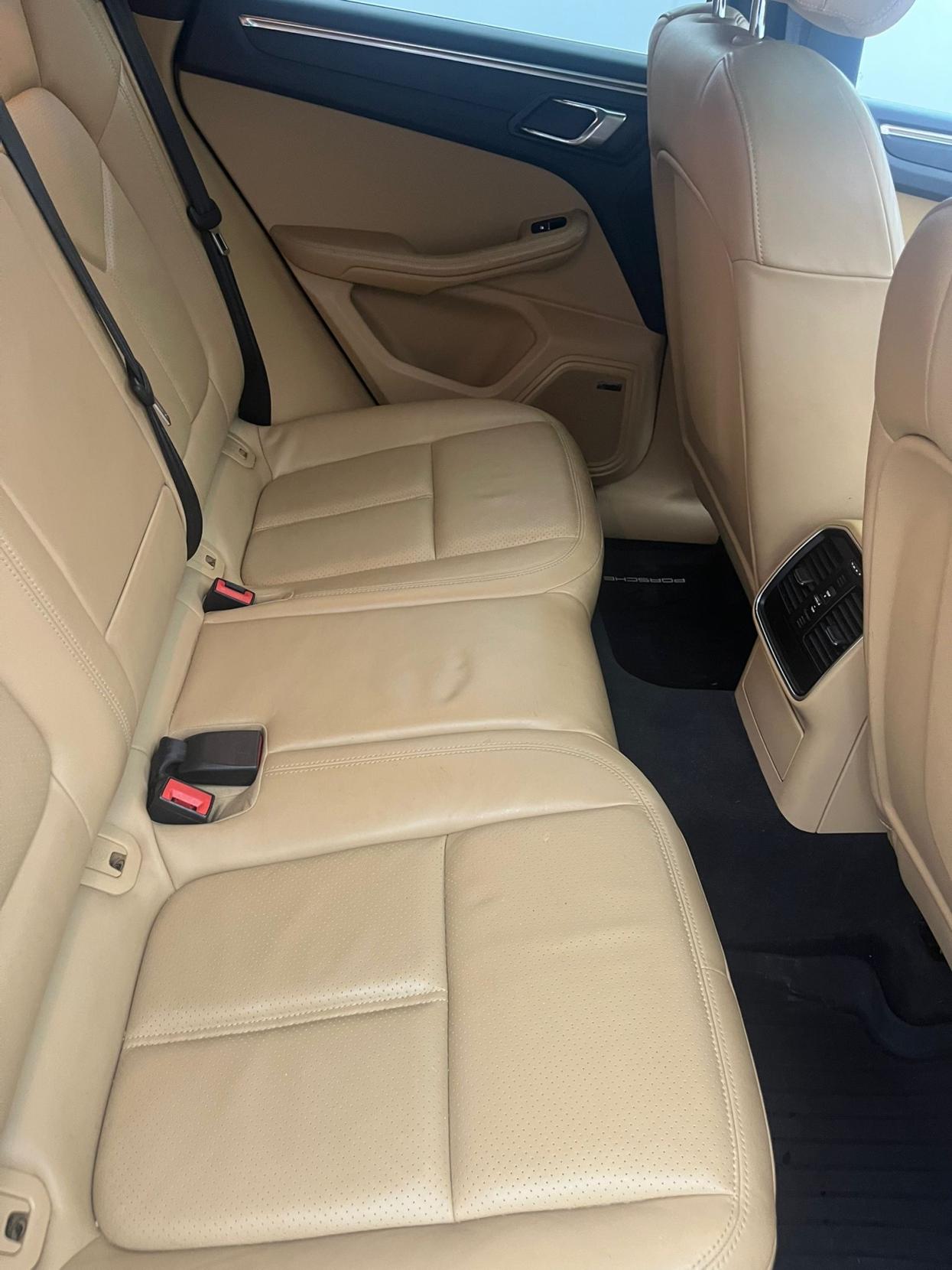 Porsche Macan 2.0T SUV 5dr Petrol PDK 4WD Euro 6 (s/s) (252 ps)