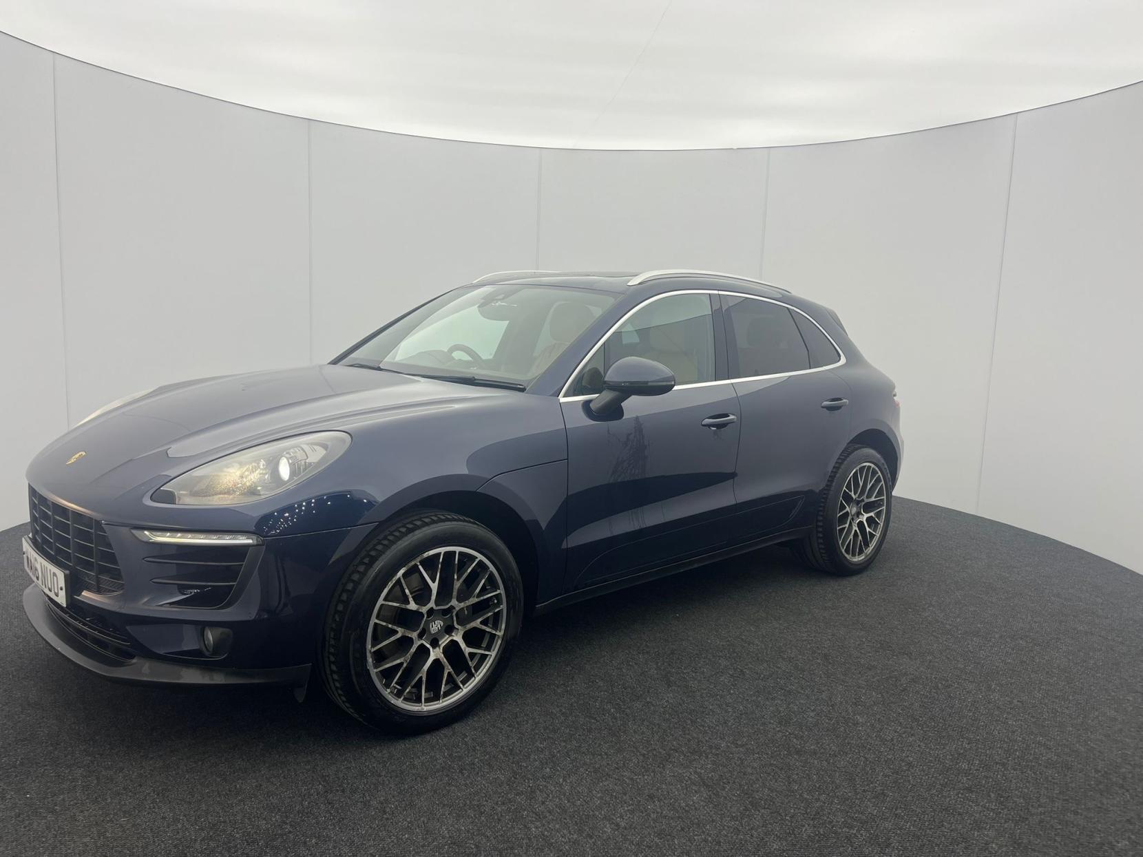 Porsche Macan 2.0T SUV 5dr Petrol PDK 4WD Euro 6 (s/s) (252 ps)