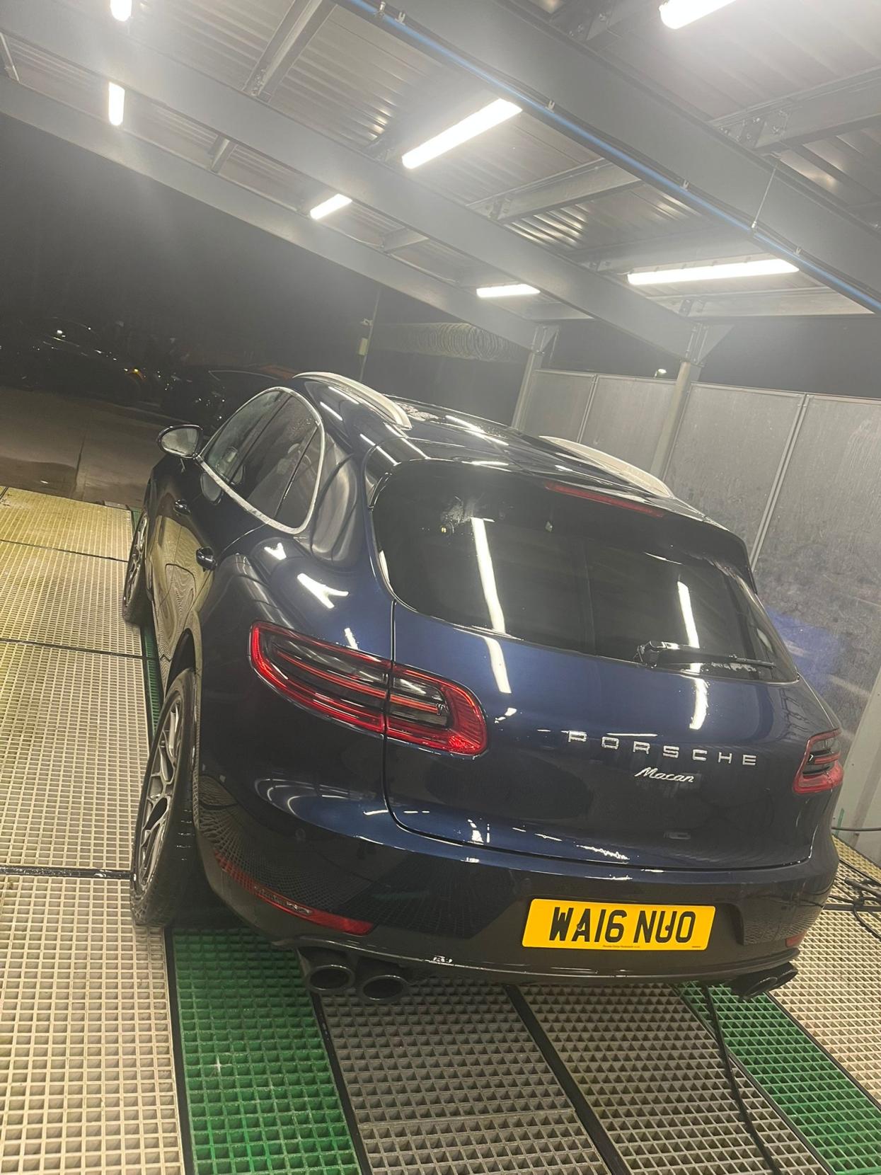 Porsche Macan 2.0T SUV 5dr Petrol PDK 4WD Euro 6 (s/s) (252 ps)