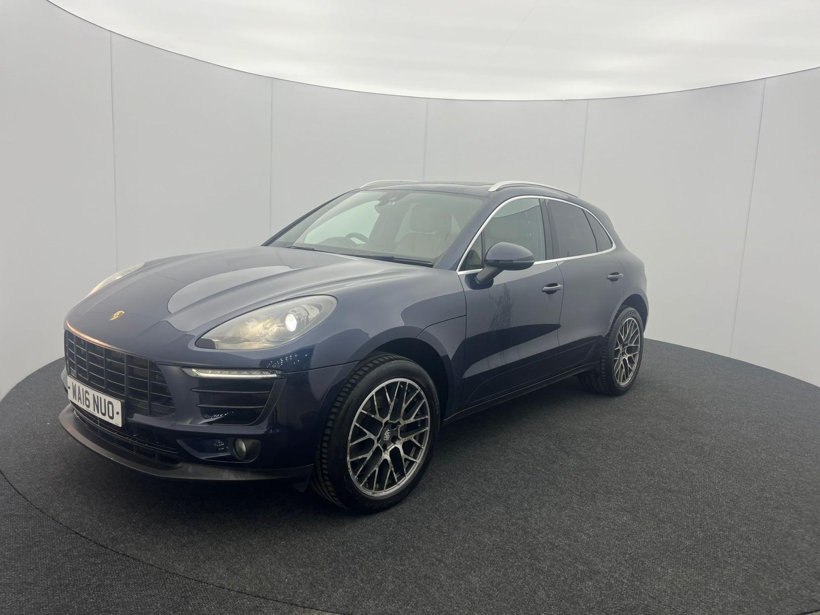 Porsche Macan 2.0T SUV 5dr Petrol PDK 4WD Euro 6 (s/s) (252 ps)