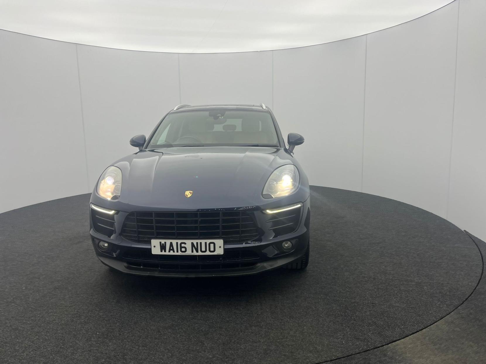 Porsche Macan 2.0T SUV 5dr Petrol PDK 4WD Euro 6 (s/s) (252 ps)