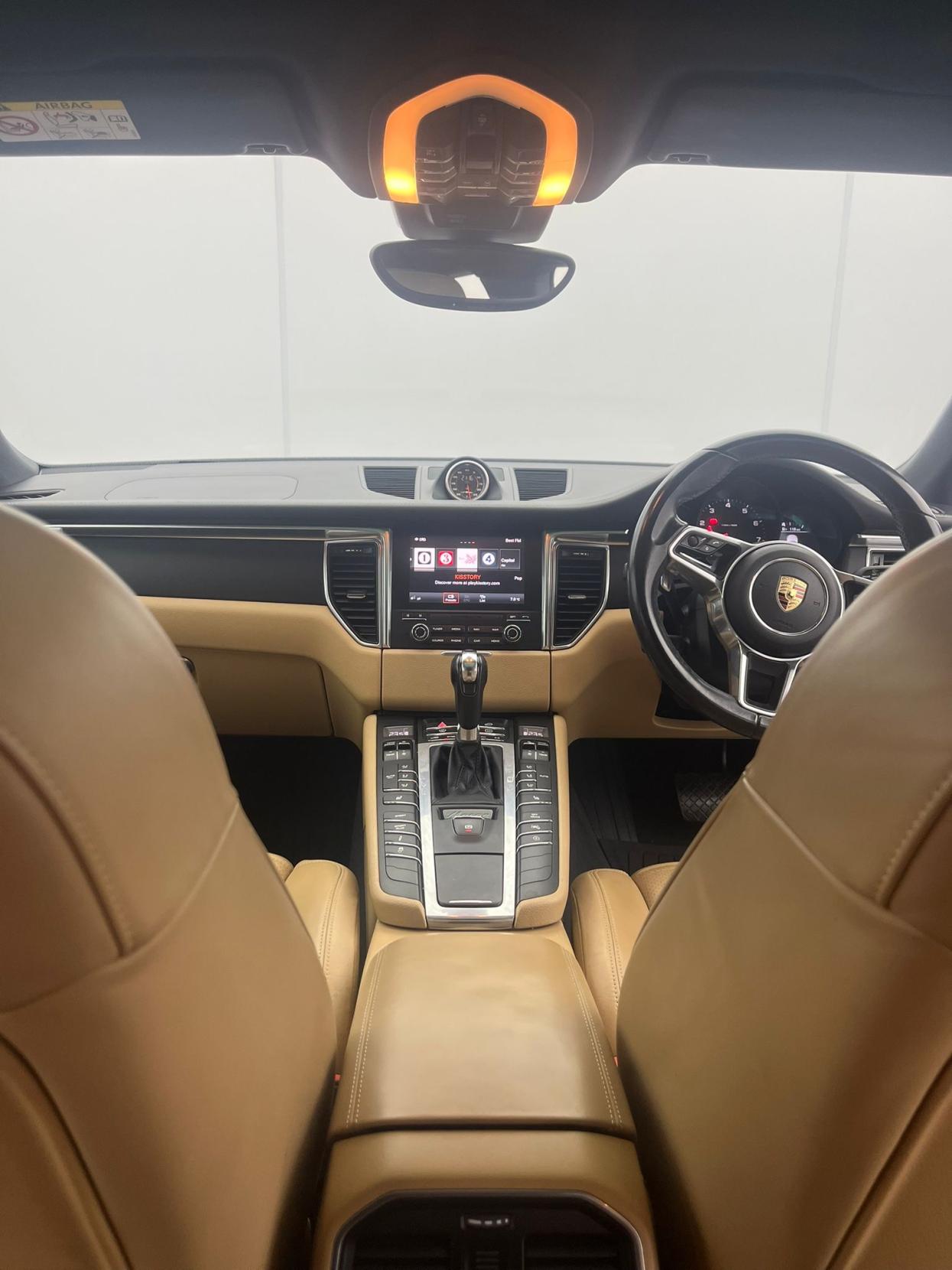 Porsche Macan 2.0T SUV 5dr Petrol PDK 4WD Euro 6 (s/s) (252 ps)