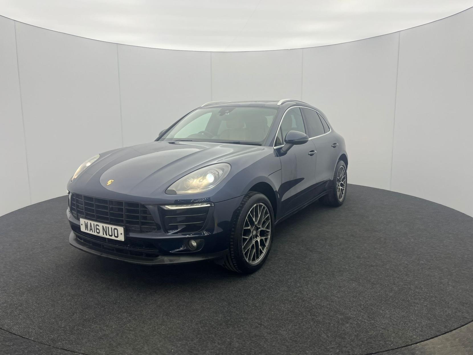 Porsche Macan 2.0T SUV 5dr Petrol PDK 4WD Euro 6 (s/s) (252 ps)