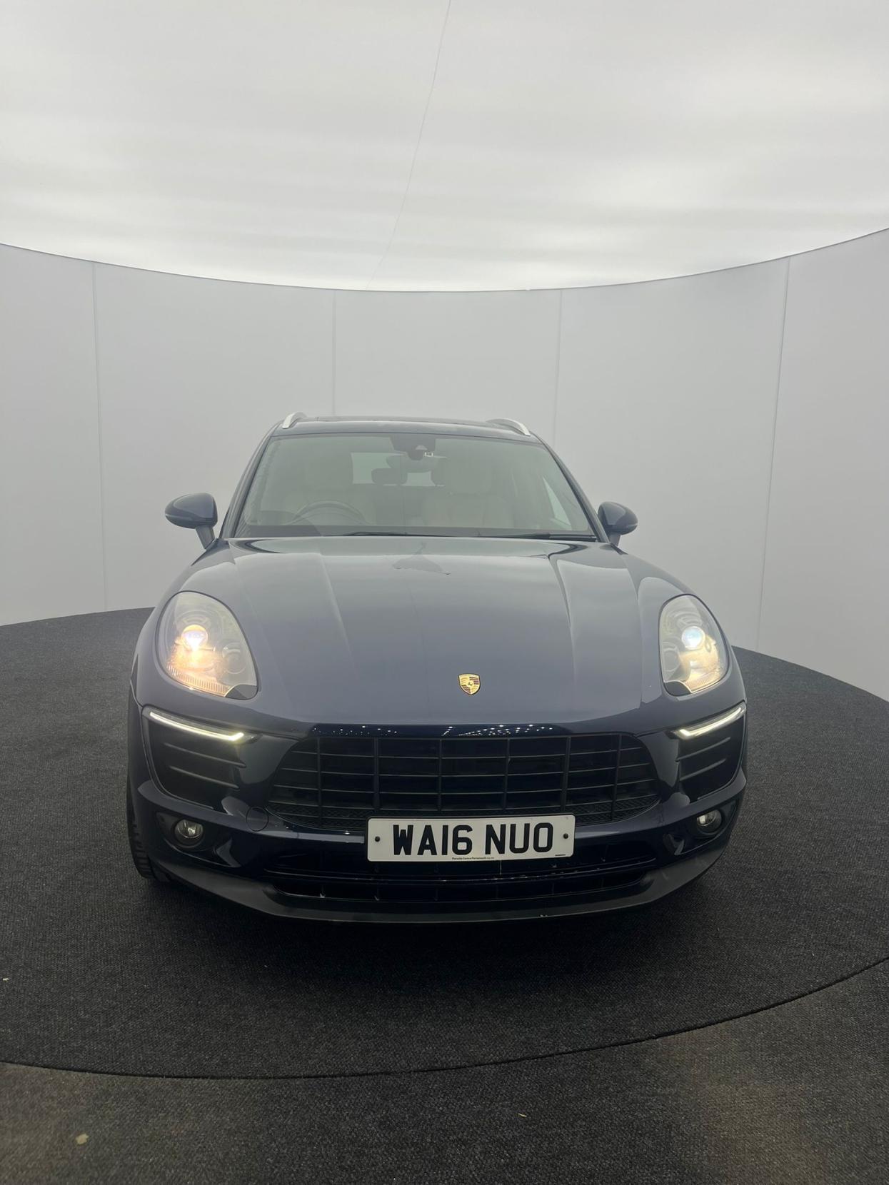 Porsche Macan 2.0T SUV 5dr Petrol PDK 4WD Euro 6 (s/s) (252 ps)