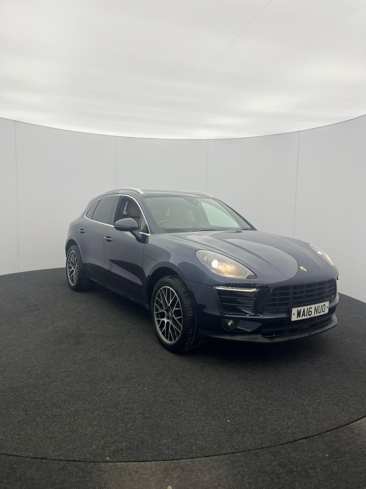 Porsche Macan 2.0T SUV 5dr Petrol PDK 4WD Euro 6 (s/s) (252 ps)