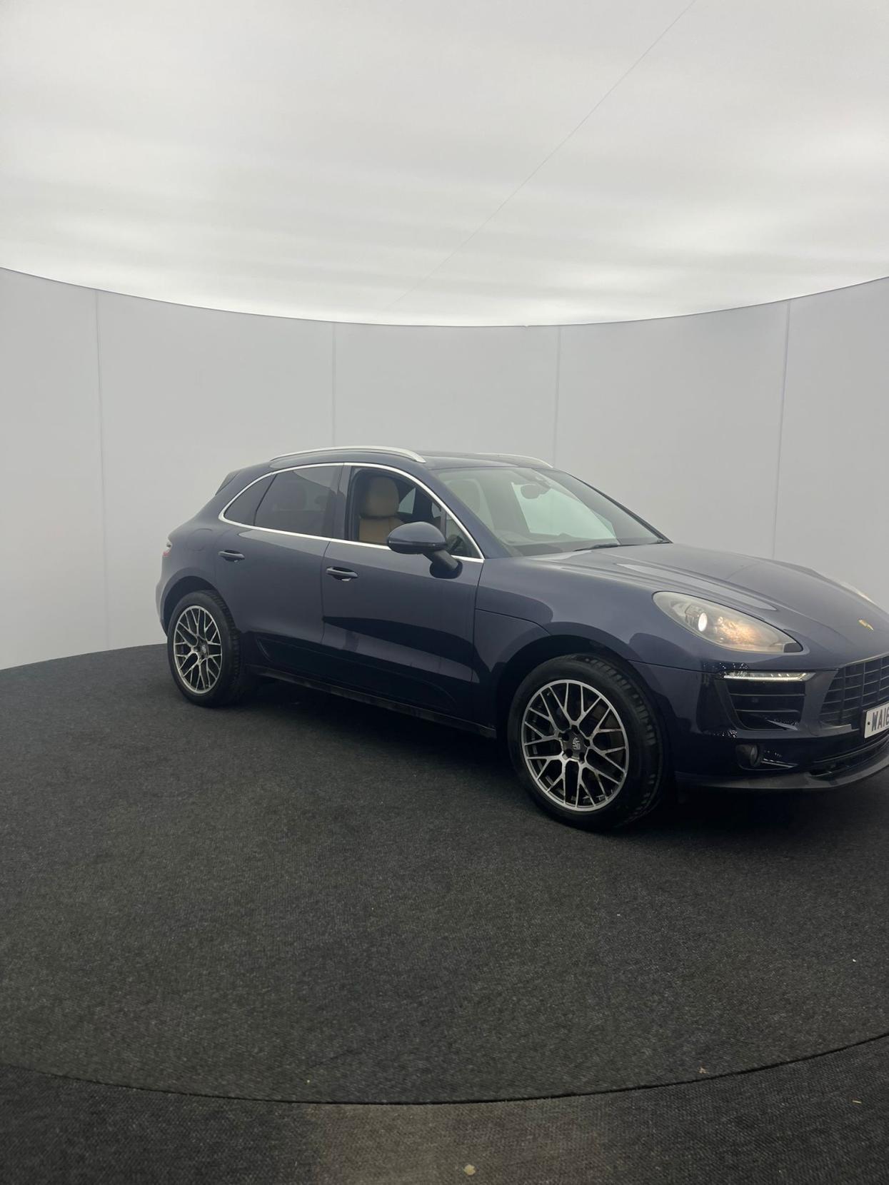 Porsche Macan 2.0T SUV 5dr Petrol PDK 4WD Euro 6 (s/s) (252 ps)