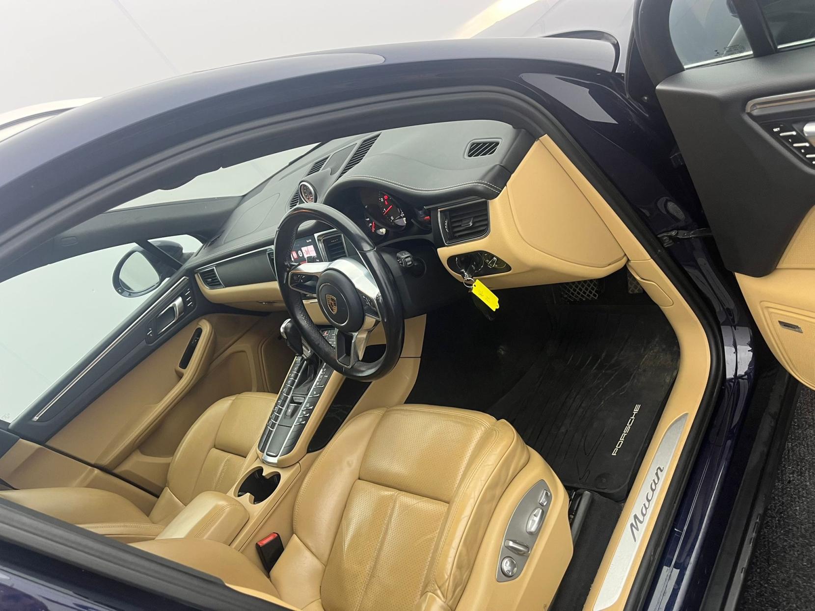 Porsche Macan 2.0T SUV 5dr Petrol PDK 4WD Euro 6 (s/s) (252 ps)