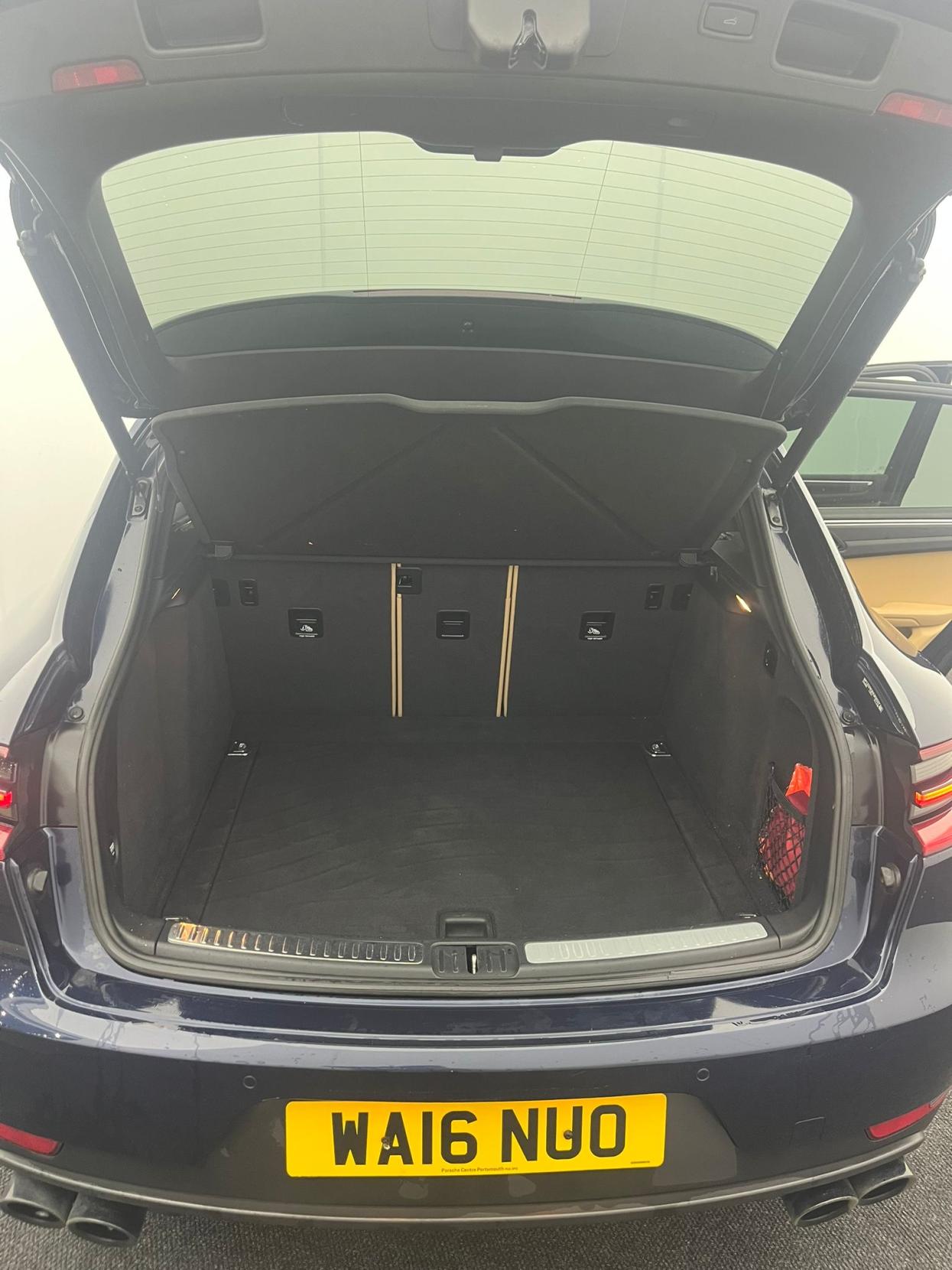 Porsche Macan 2.0T SUV 5dr Petrol PDK 4WD Euro 6 (s/s) (252 ps)