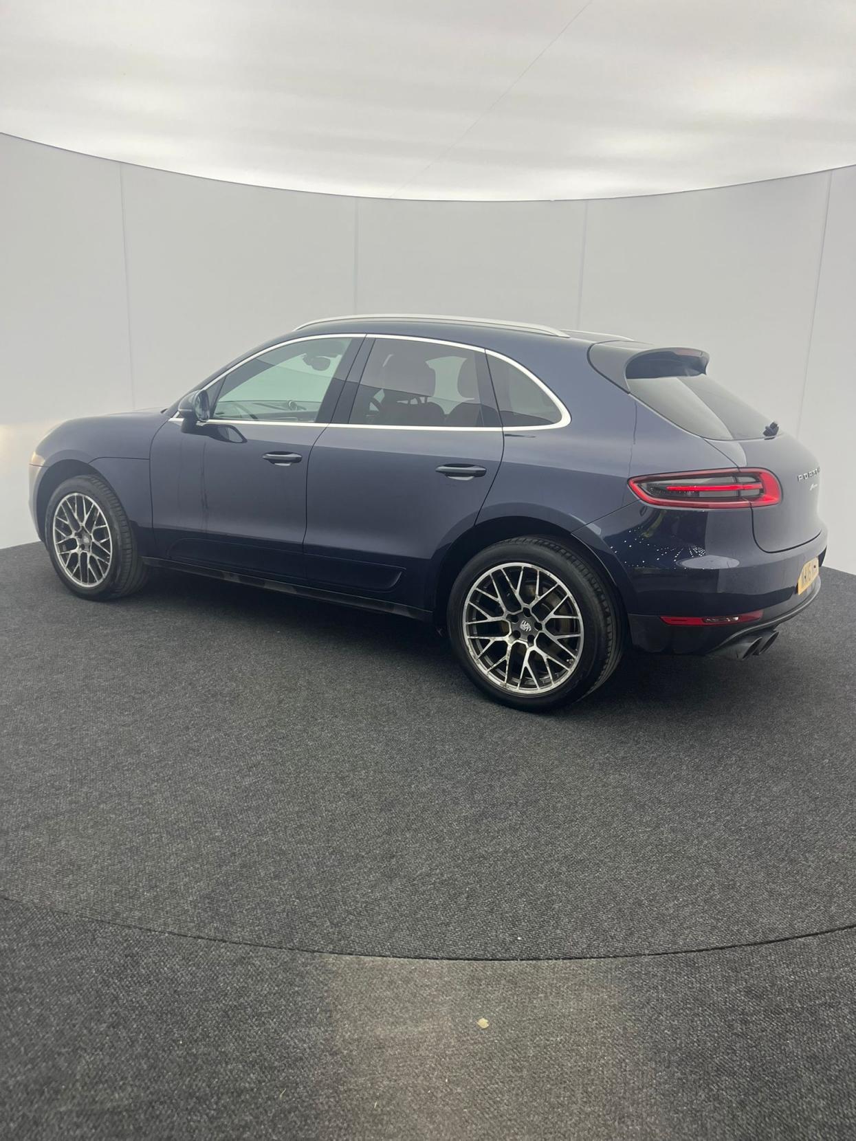 Porsche Macan 2.0T SUV 5dr Petrol PDK 4WD Euro 6 (s/s) (252 ps)